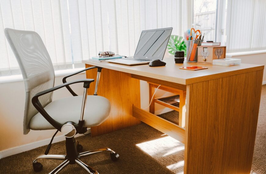 Upgrade Your Workspace with Timbercraft’s Office Desks